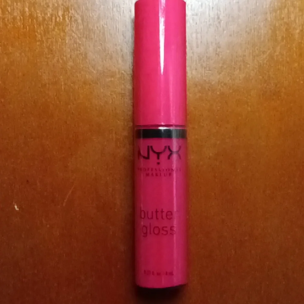 NYX BUTTER GLOSS๐ FINAL SALE PRICE NO NEGOTIATIONS ๐ - Picture 1 of 5